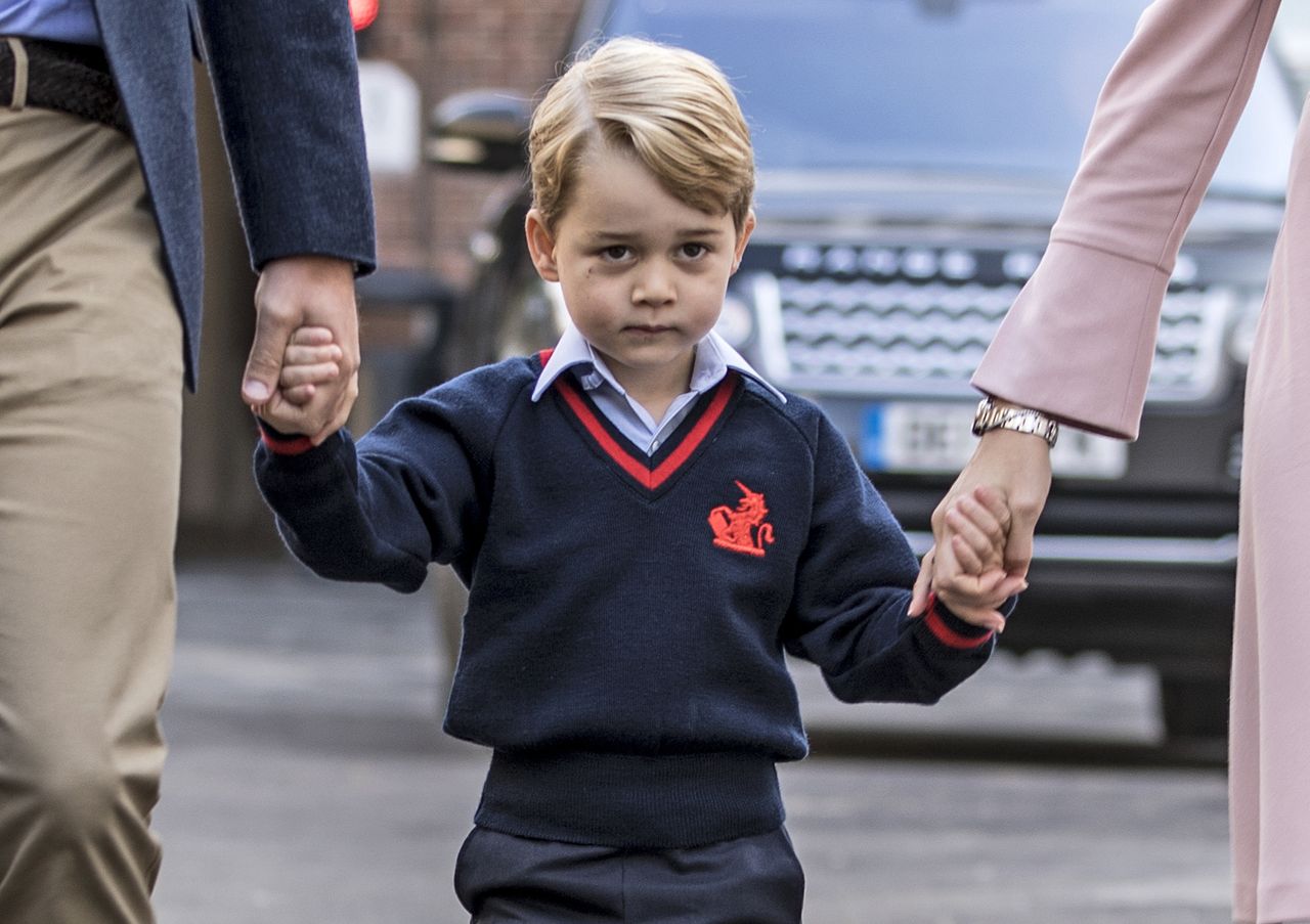 Książę George chodzi do szkoły w Londynie