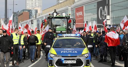 "Jaśniepan". Rolnicy wściekli na nowego wroga. Jadą z gnojowicą