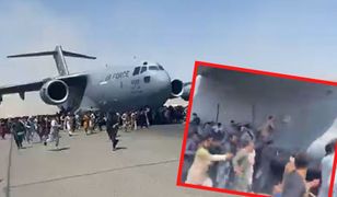 Kabul. Amerykański samolot "oblepiony" ludźmi. Wstrząsające sceny na lotnisku