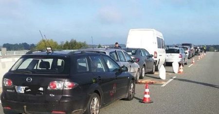 Karambol na S7 w Białobrzegach. Zderzenie 8 samochodów