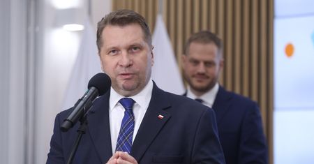 Wchodzą do gabinetu psychologa, a tam teolog. Nauczycielka bije na alarm
