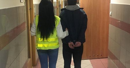 Warszawa. Podejrzanych o kradzież i paserstwo zatrzymano w jednym mieszkaniu