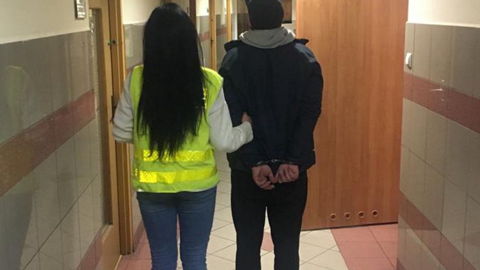 Warszawa. Policja zatrzymała podejrzanych o krazdzież i paserstwo