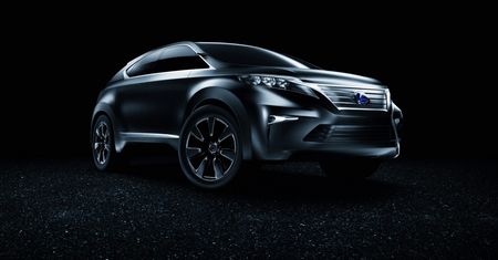 Lexus pracuje nad rywalem Audi Q3 i BMW X1
