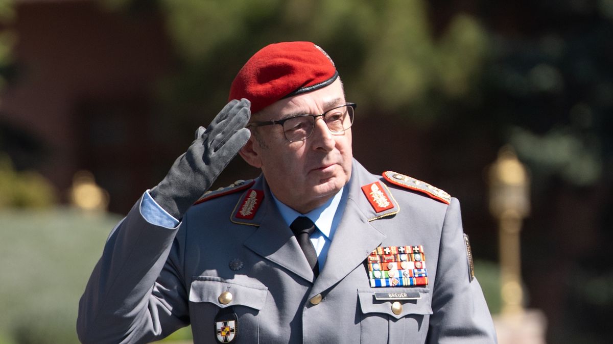 Gen. Carsten Breuer o zestrzeliwaniu dronów