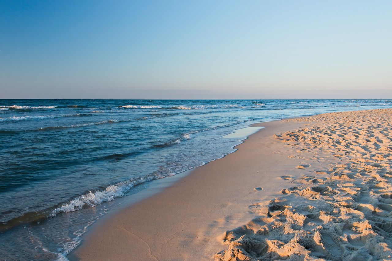 Władysławowo: Tragedia na plaży. 18-latek z Gniezna zniknął pod wodą!