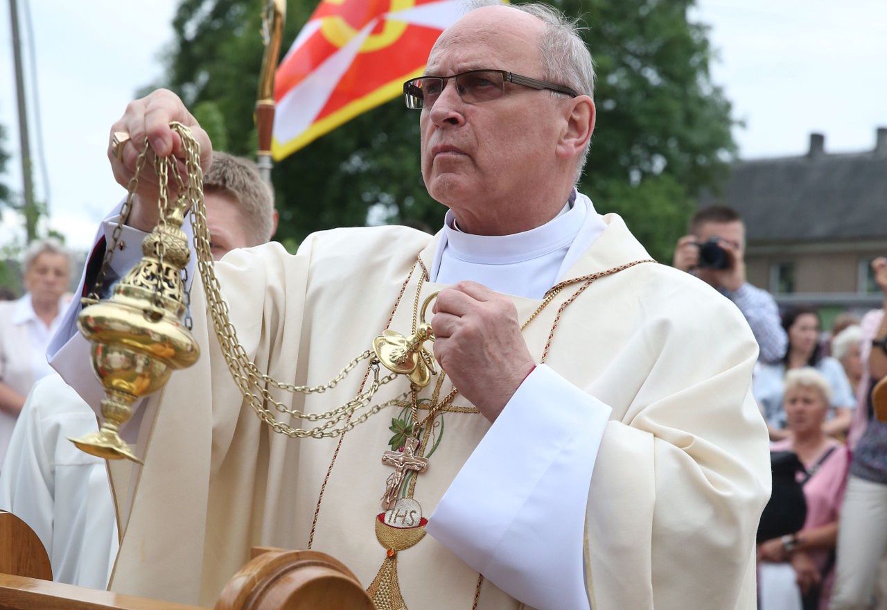 Strajk Kobiet. Mocny list biskupa Meringa. "Próbują przeorać nasze sumienia"