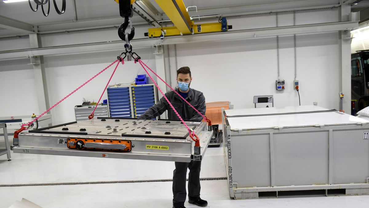 Akumulator samochodowy po demontażu