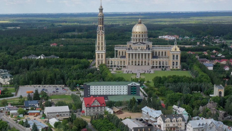 Skarbonka w szalecie w Licheniu, a obok karteczka