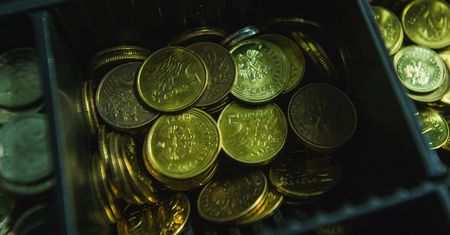 Więcej pieniędzy w obiegu. W ciągu kwartału ich wartość wzrosła o 5 mld zł