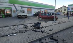 Potrącił pieszego i wjechał w sklep. 19-latek był pod wpływem środków odurzających