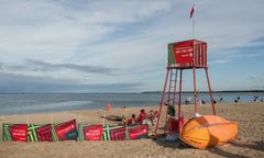 Prawie całe wybrzeże na czerwono. Zakaz wstępu do morza