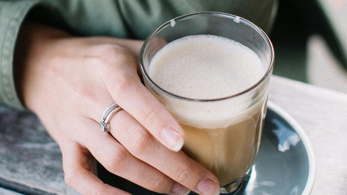 Dlaczego nie powinno się spożywać kawy do obiadu?