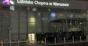 Warszawa: Utrudnienia na lotnisku Chopina przez obfite opady śniegu. Paraliżu nie odnotowano