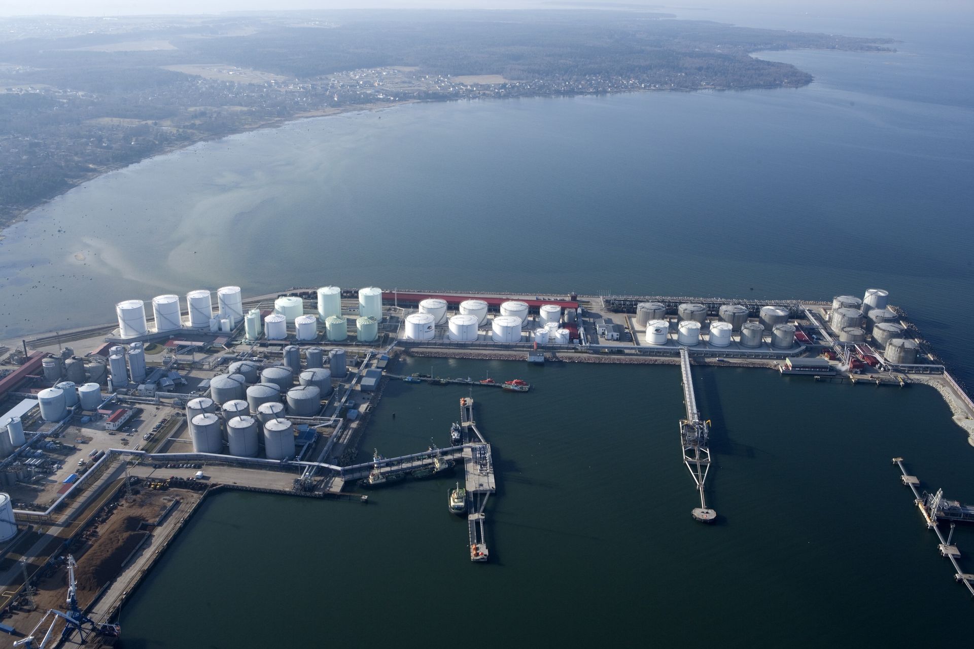 wiadomości,aktualności,WP Wiadomości Zatrzymany Baltic Spirit już w estońskim porcie. Szukają kontrabandy