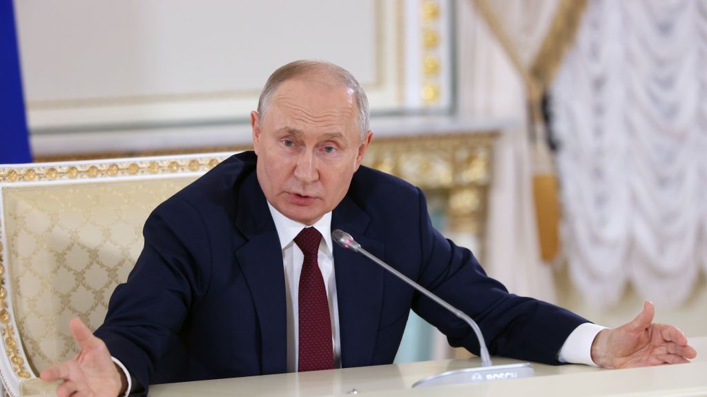 Słaby rubel podzielił rosyjski obóz władzy 