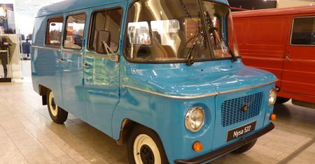 Polska motoryzacja czasów PRL-u. Czy pamiętasz te "dostawczaki" i ciężarówki?