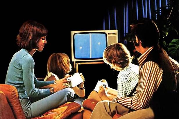 Magnavox Odyssey jako rodzinna rozrywka (Fot. Pong-Picture-Page.de)