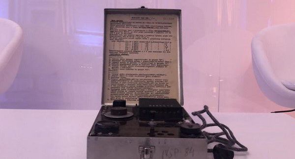 Orange Polska przekazuje do Muzeum Historii Polski unikatową radiostację