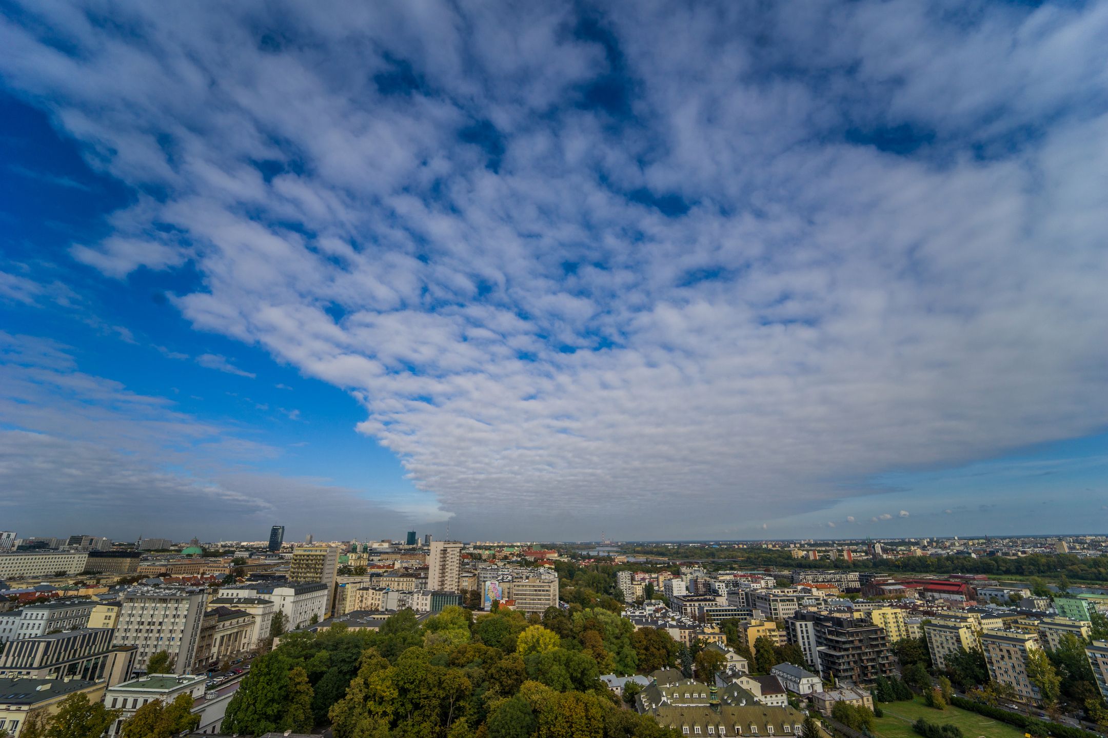 Samyang AF 14 mm f/2.8 FE - ultraszeroko, jasno i w przystępnej cenie [recenzja] 112