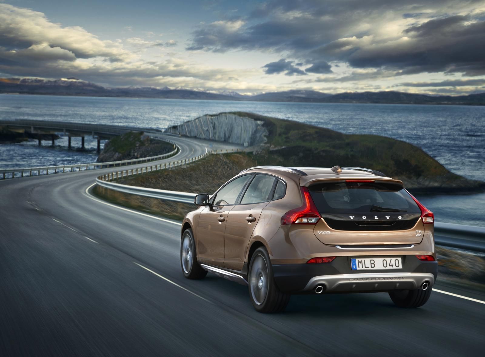 2014 Volvo V40 Cross Country
