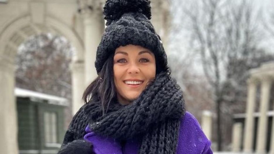 Katarzyna Cichopek nosi zimą czapki z pomponem 