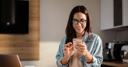 Kierowco, masz to w swoim telefonie! Nowa funkcja w mObywatelu uchroni Cię przed problemami na drodze