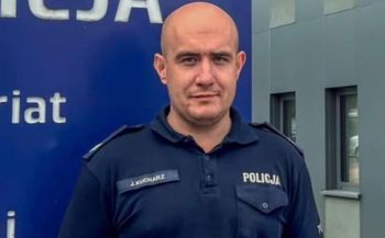 Podczas obchodu zaczęły krzyczeć do niego dzieci. Błyskawiczna reakcja policjanta