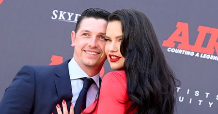 Niespodzianka! Adriana Lima WYSZŁA ZA MĄŻ. Pochwaliła się imponującym pierścionkiem