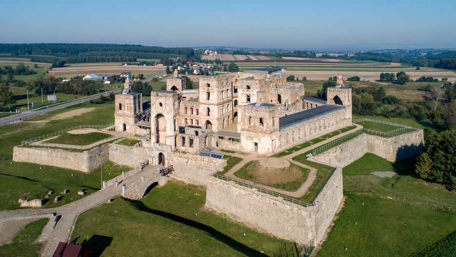 Zamek Krzyżtopór w Ujeździe robi wrażenie rozmiarami i kunsztem 