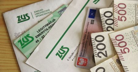 ZUS przypomina emerytom o ważnym terminie. Czas do 31 maja