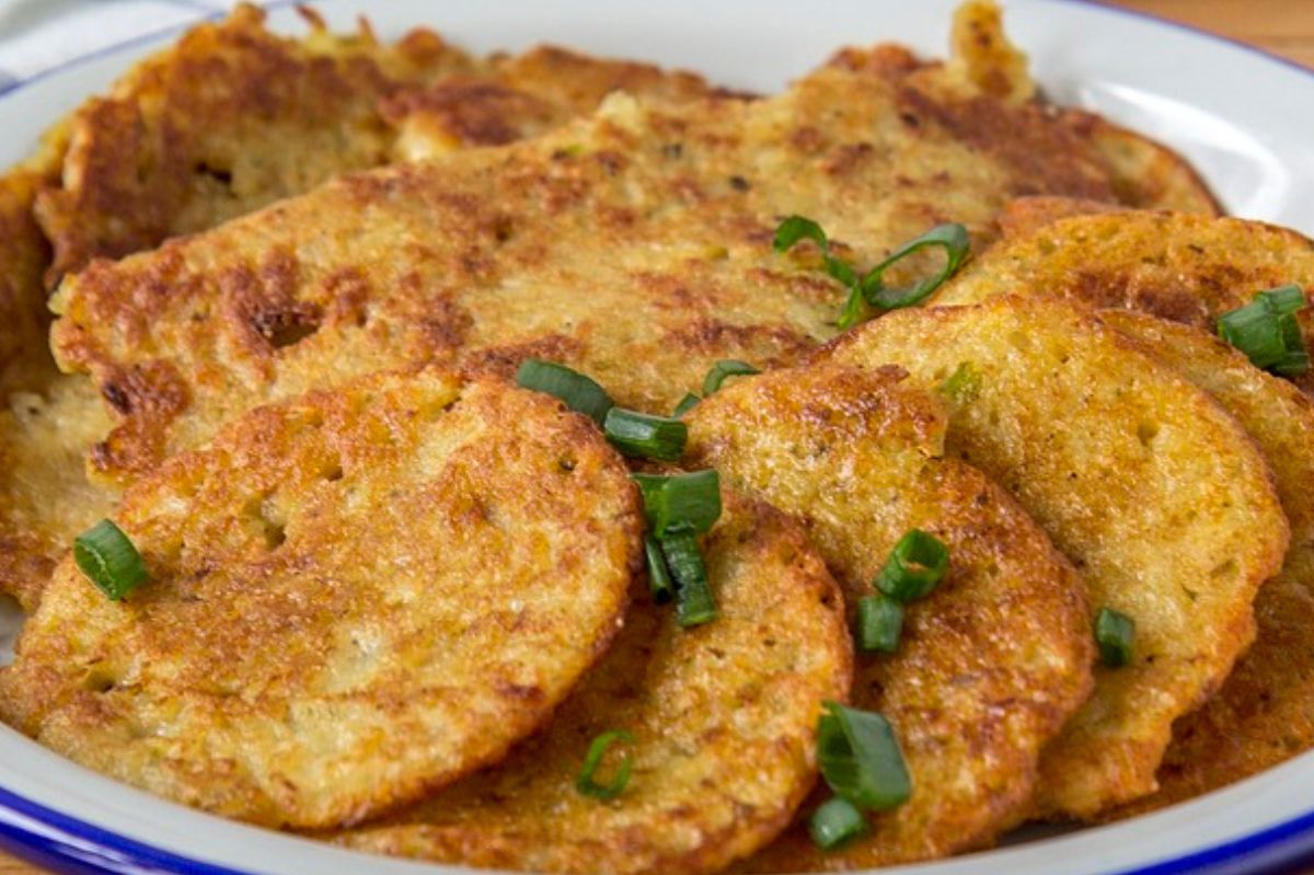 See how to make potato pancakes without grating