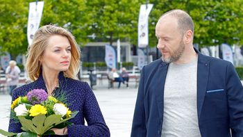 TYLKO NA PUDELKU: Trwa pierwsza rozprawa rozwodowa Emilii Komarnickiej i Redbada Klynstry. Aktorzy NIE PRZYWITALI SIĘ ze sobą