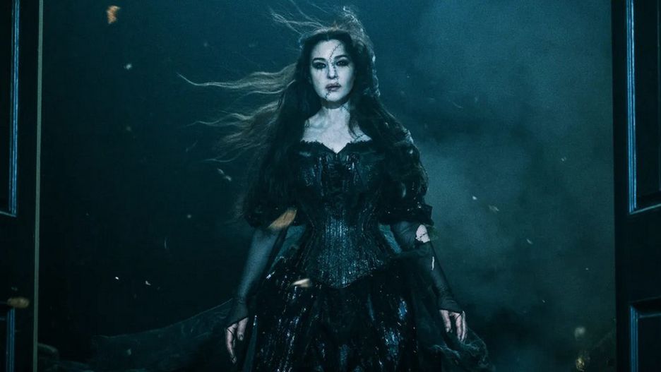 Monica Bellucci w filmie "Sok z żuka"