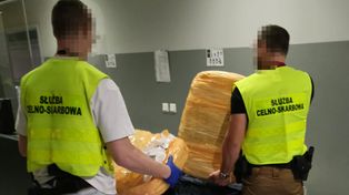 Prawie 45 kg marihuany w walizce turysty, który przyleciał do Warszawy z Bangkoku
