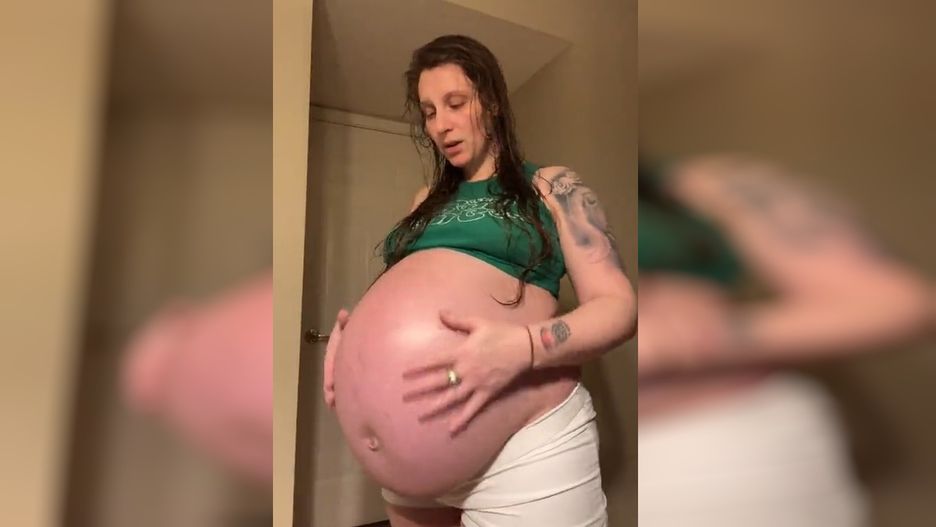 Renae i jej ciążowy brzuch