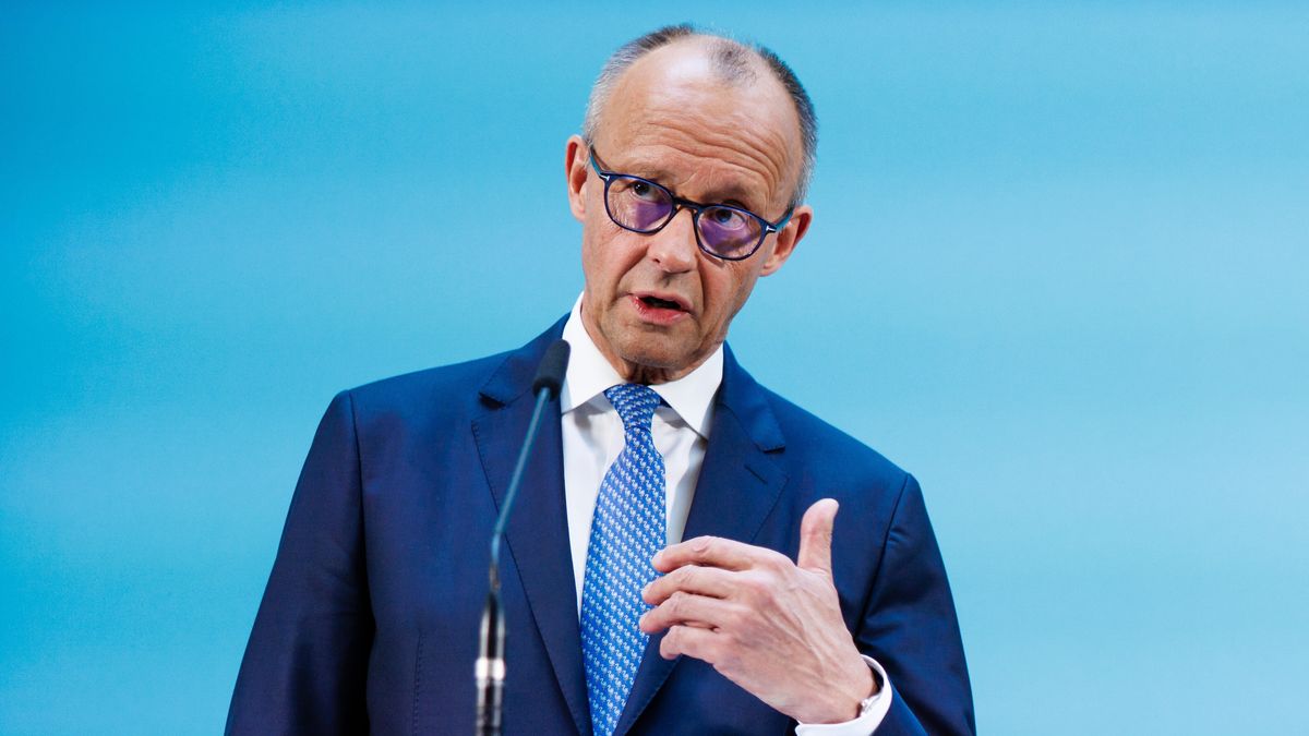 German Chancellor and Chairman of the Christian Democratic Union (CDU) Friedrich Merz attends a press conference following a special session of the CDU/CSU parliamentary group at the German parliament Bundestag in Berlin, Germany, 29 July 2026. EPA/CLEMENS BILAN Dostawca: PAP/EPA.