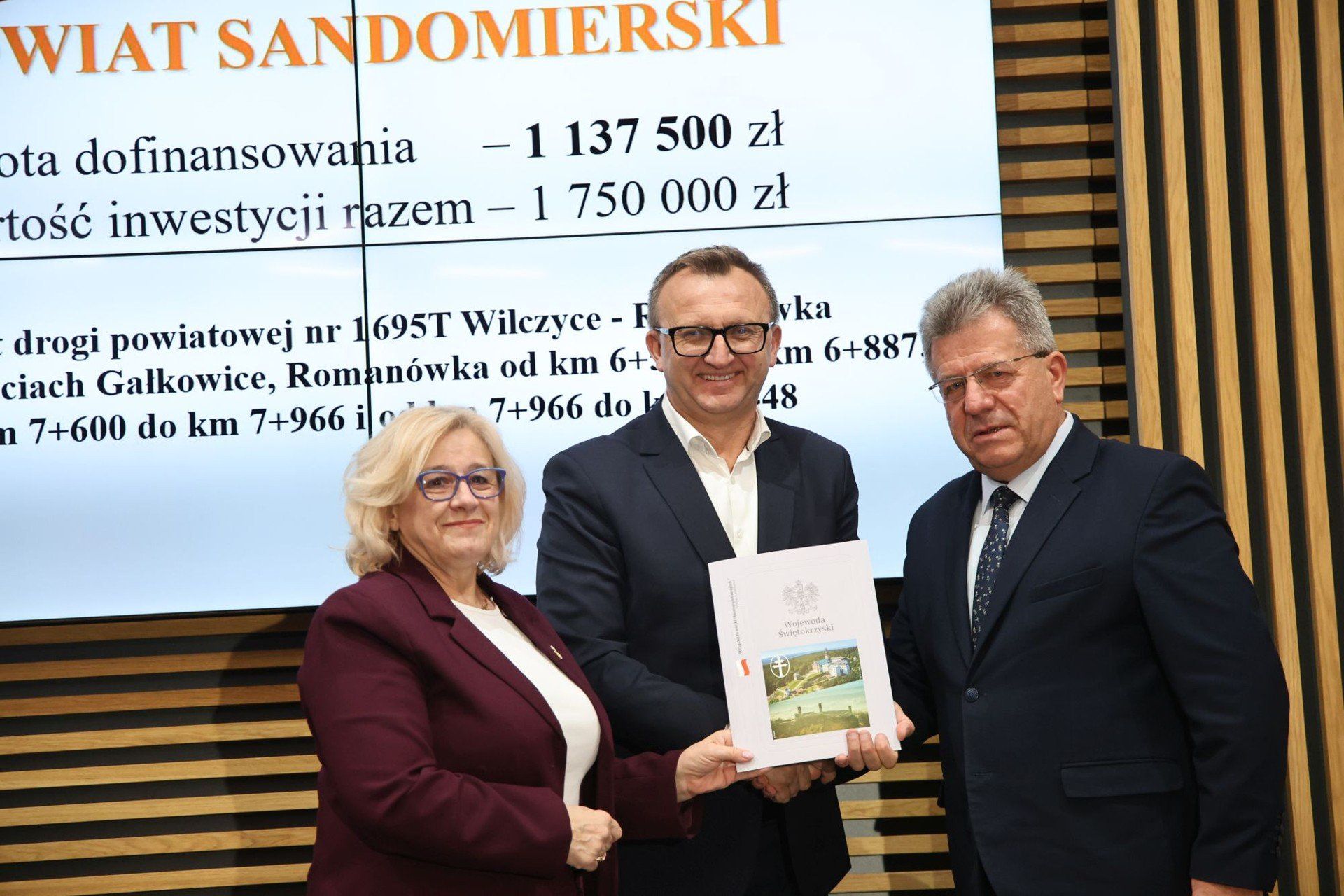 Marcin Piwnik, starosta sandomierski oraz Grażyna Szklarska, wicestarosta. 