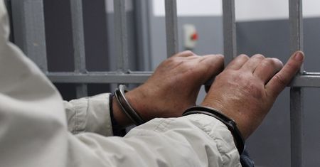 Wrocław. Seryjny złodziej samochodów w rękach policji. Wpadł na gorącym uczynku