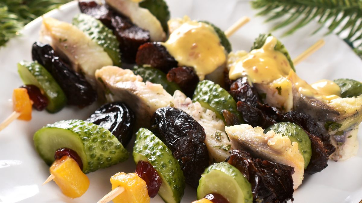 Ze świątecznych śledzi przygotujesz przekąskę na sylwestra