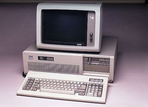 IBM PC-AT - niedościgniony oryginał.