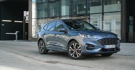 Ford Kuga Plug-in Hybrid może się zapalić. Producent wstrzymał sprzedaż i ogłosił akcję serwisową