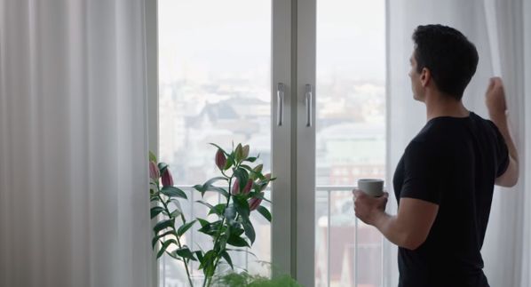 Zasłony z IKEI oczyszczą powietrze w mieszkaniu