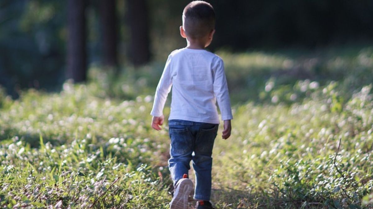 Czterolatek błąkał się po mieście. Nikt go nie szukał