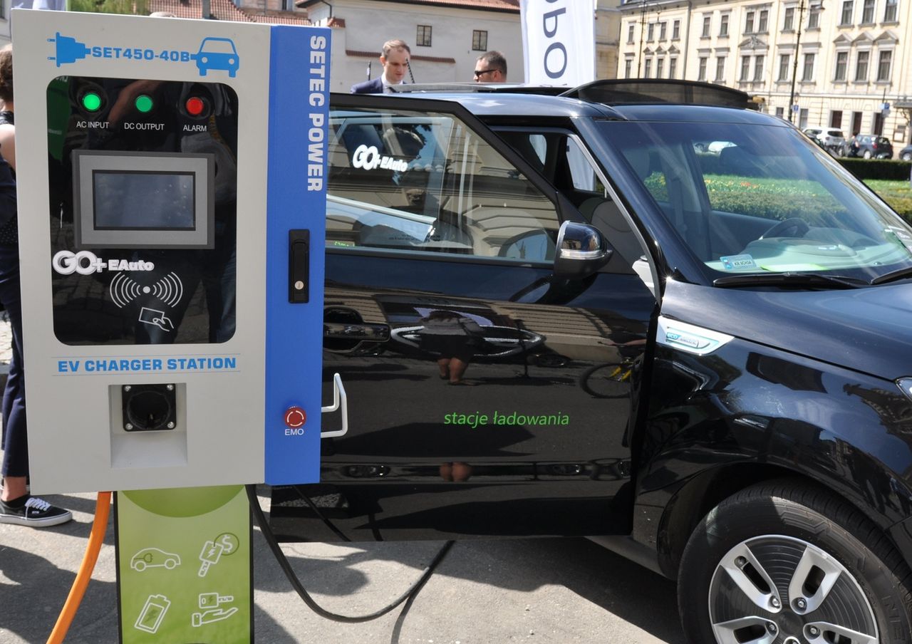 Będzie nowe oznaczenie na stacjach. Pomoże znaleźć punkt ładowania