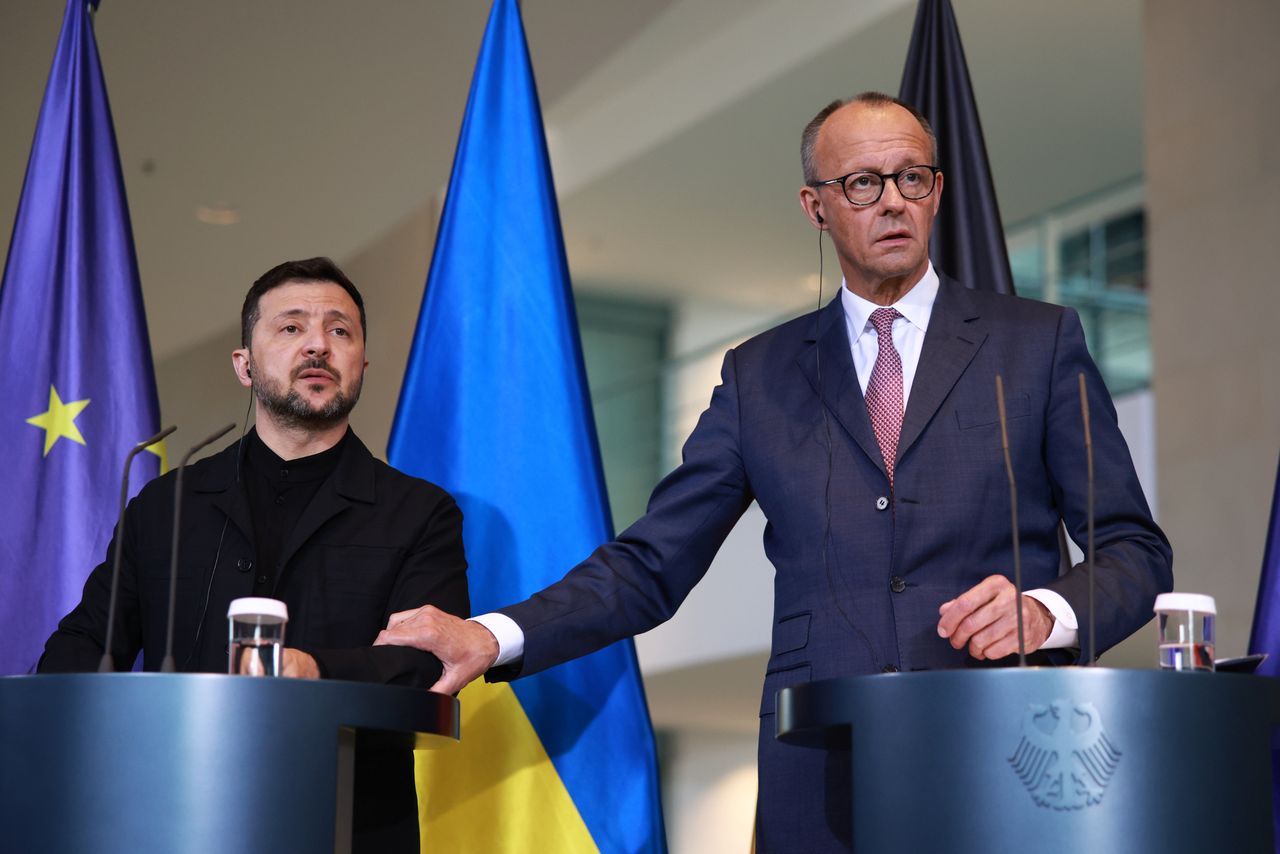 Germany and Ukraine boost defence ties with weapons pact