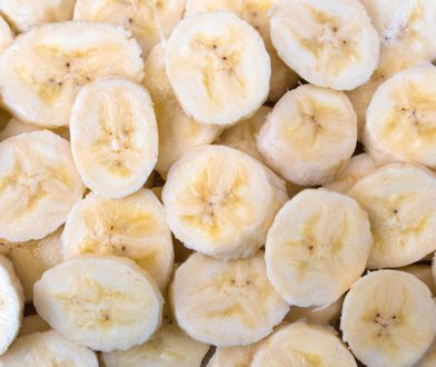 Większość wyrzuca. Błąd, to najzdrowsza cześć banana