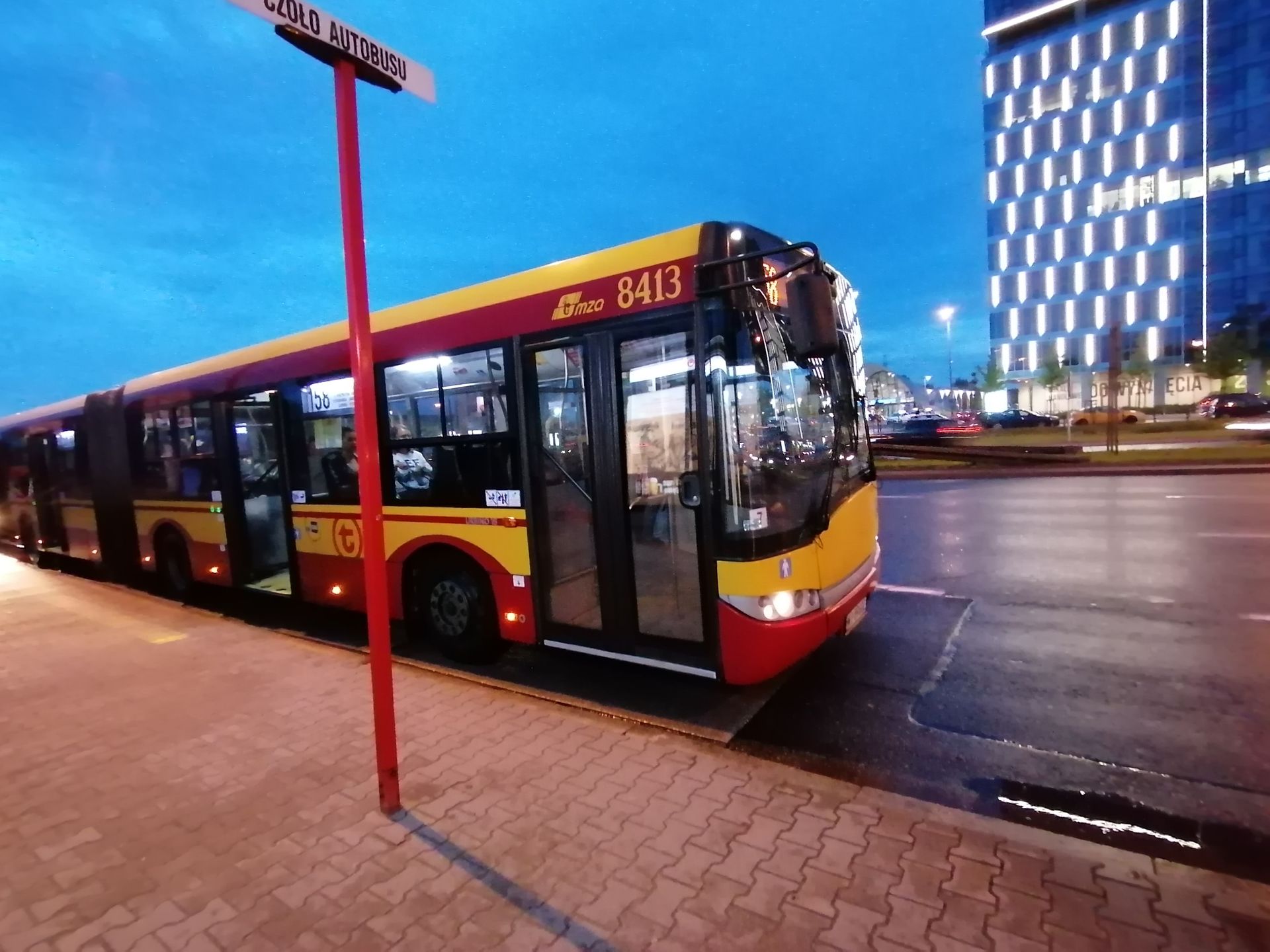 Honor 20 Lite oficjalnie. Nowy smartfon już w Polsce 19