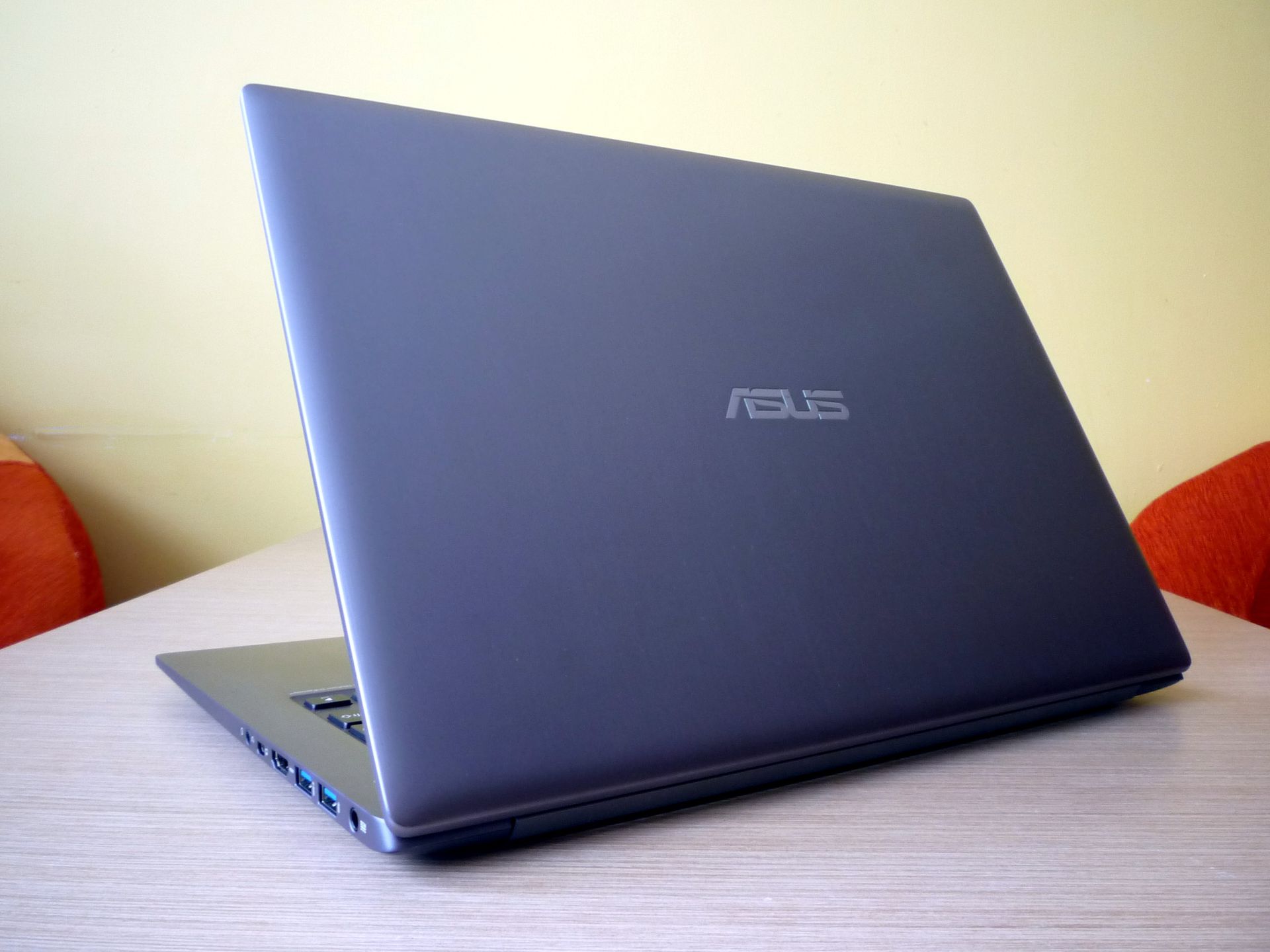 Asus VivoBook U38N – poręczny maluch z... 4-rdzeniowym procesorem [test] 3