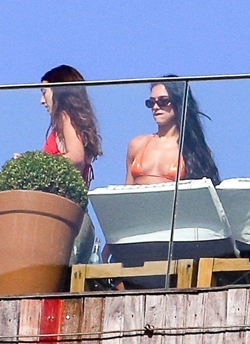 Dua Lipa opala się z rodzinką w Rio de Janeiro